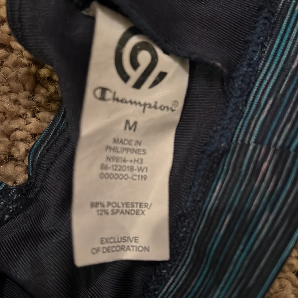 Sports bra bundle- 4 mediums - Picture 4 of 12